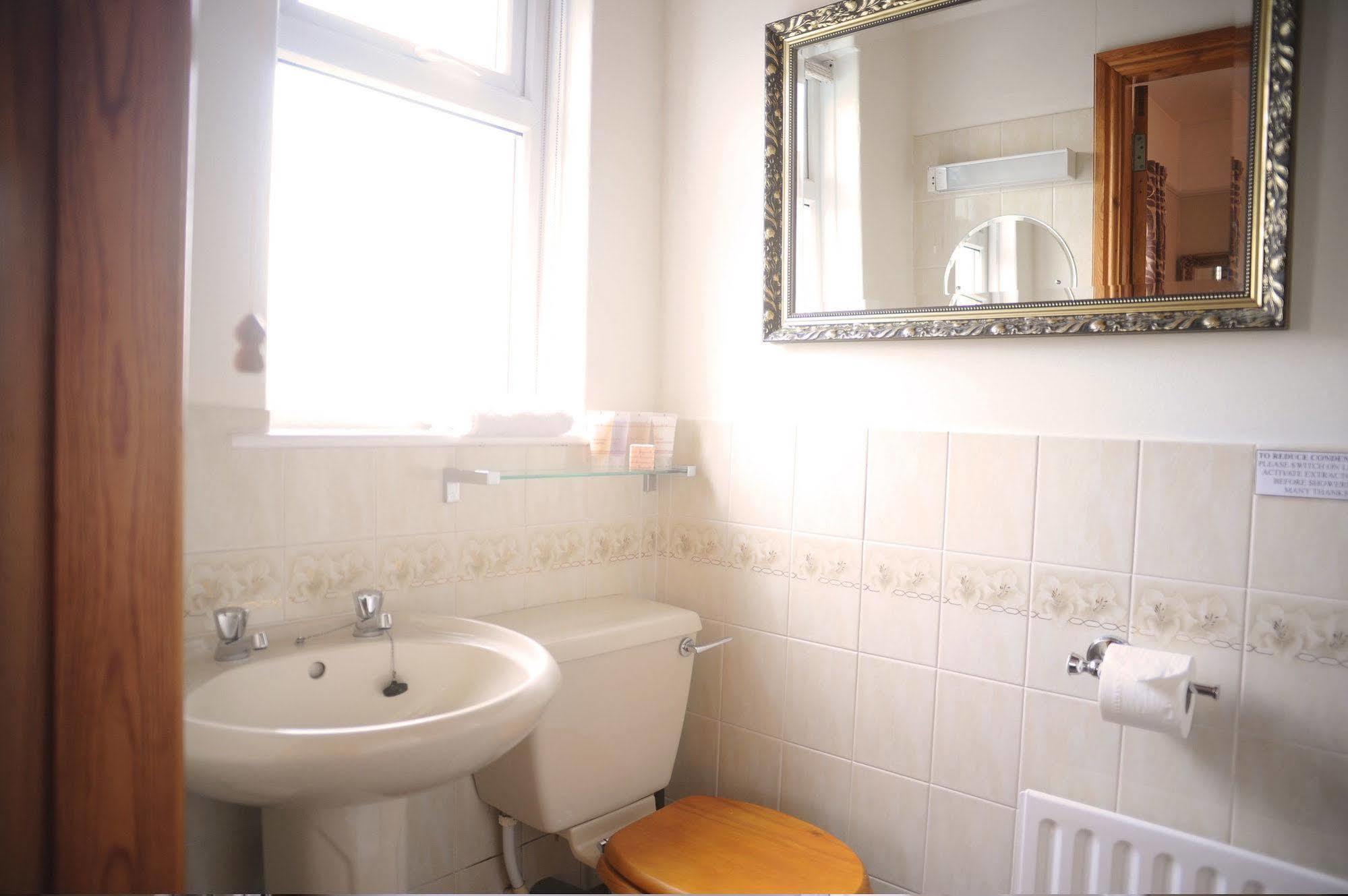 Chestnuts Guest House (Adults Only) ويندرمير المظهر الخارجي الصورة